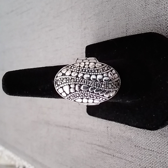 Sterling Silver 9.25 ring   PRICE DROPPED - Picture 6 of 8